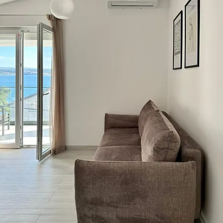 S&v * 马斯莱尼察